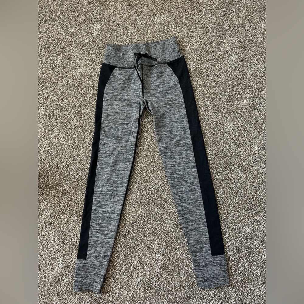 PINK Victoria's Secret Gray and Black Leggings